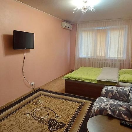 Nice Apartment Kiev Bagian luar foto