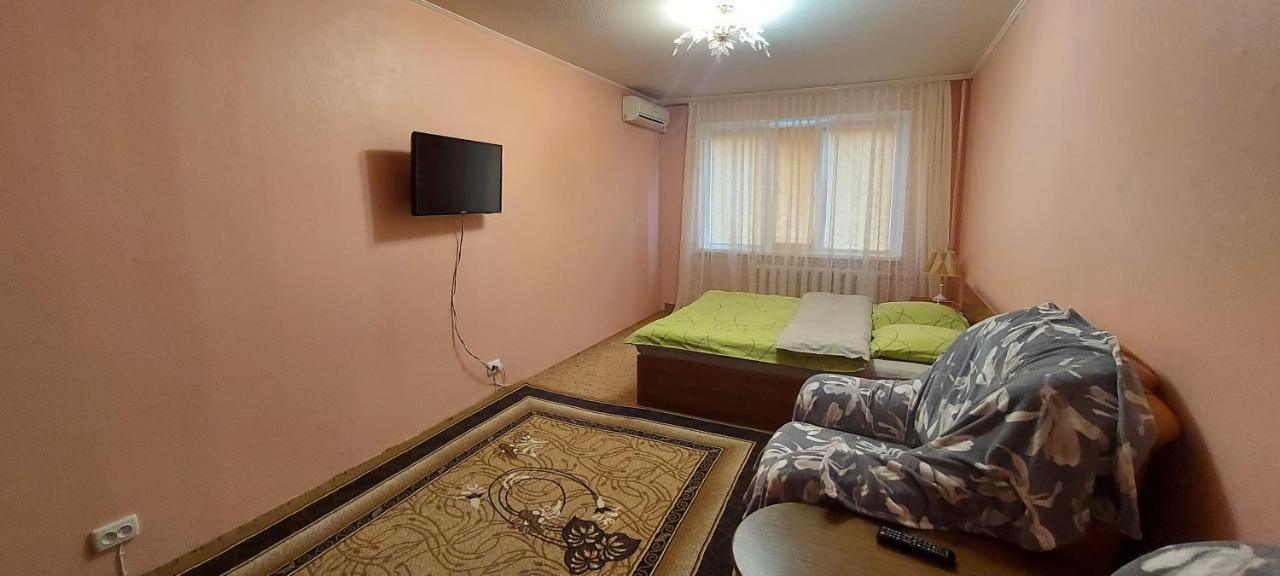Nice Apartment Kiev Bagian luar foto